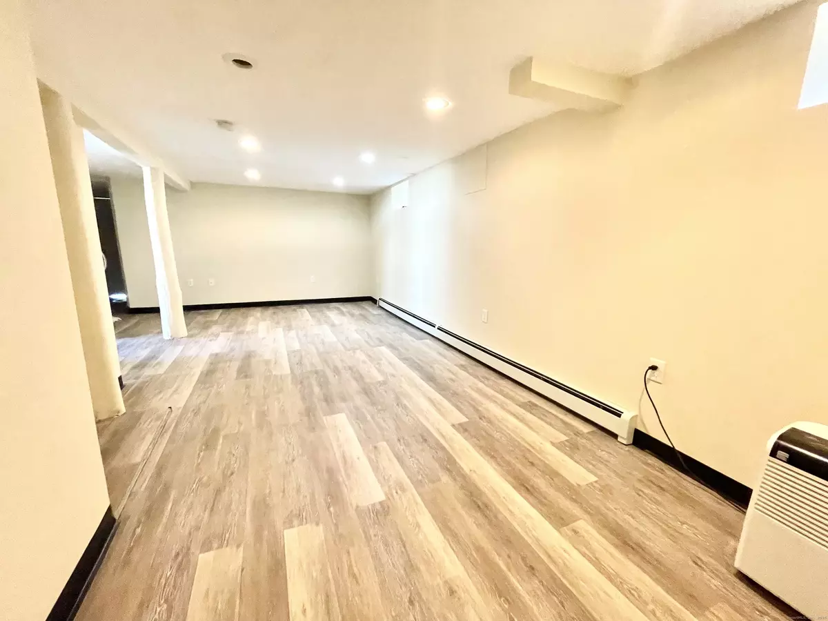 Waterbury, CT 06708,129 Highland Avenue #B