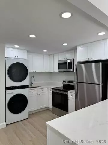 38b putnam Green #L, Greenwich, CT 06830