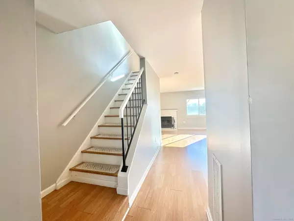 Branford, CT 06405,372 Monticello Drive #372