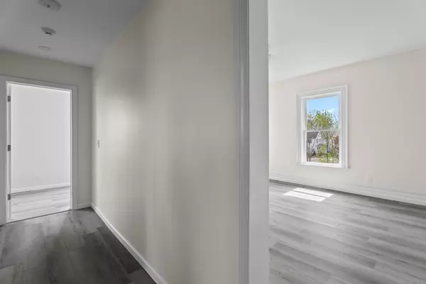 Wallingford, CT 06492,72 South Main Street #2C