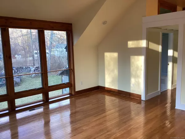 Newtown, CT 06482,40 Chestnut Hill Road #A