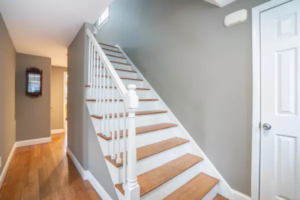 West Hartford, CT 06110,1 Valley Crest Drive