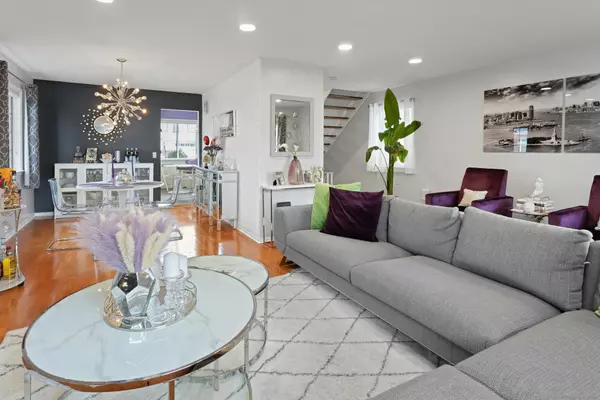 Stamford, CT 06902,31 Wascussee Lane #65