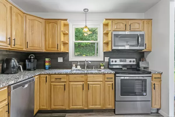 Ledyard, CT 06339,11 Willow Lane