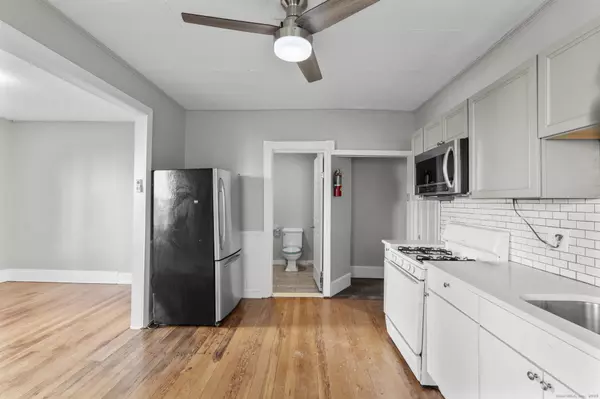 Bridgeport, CT 06604,394 Gregory Street #2