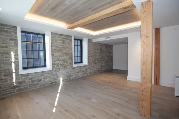 Westport, CT 06880,41 Richmondville Avenue #209