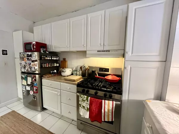 New Haven, CT 06511,604 Orange Street #1B