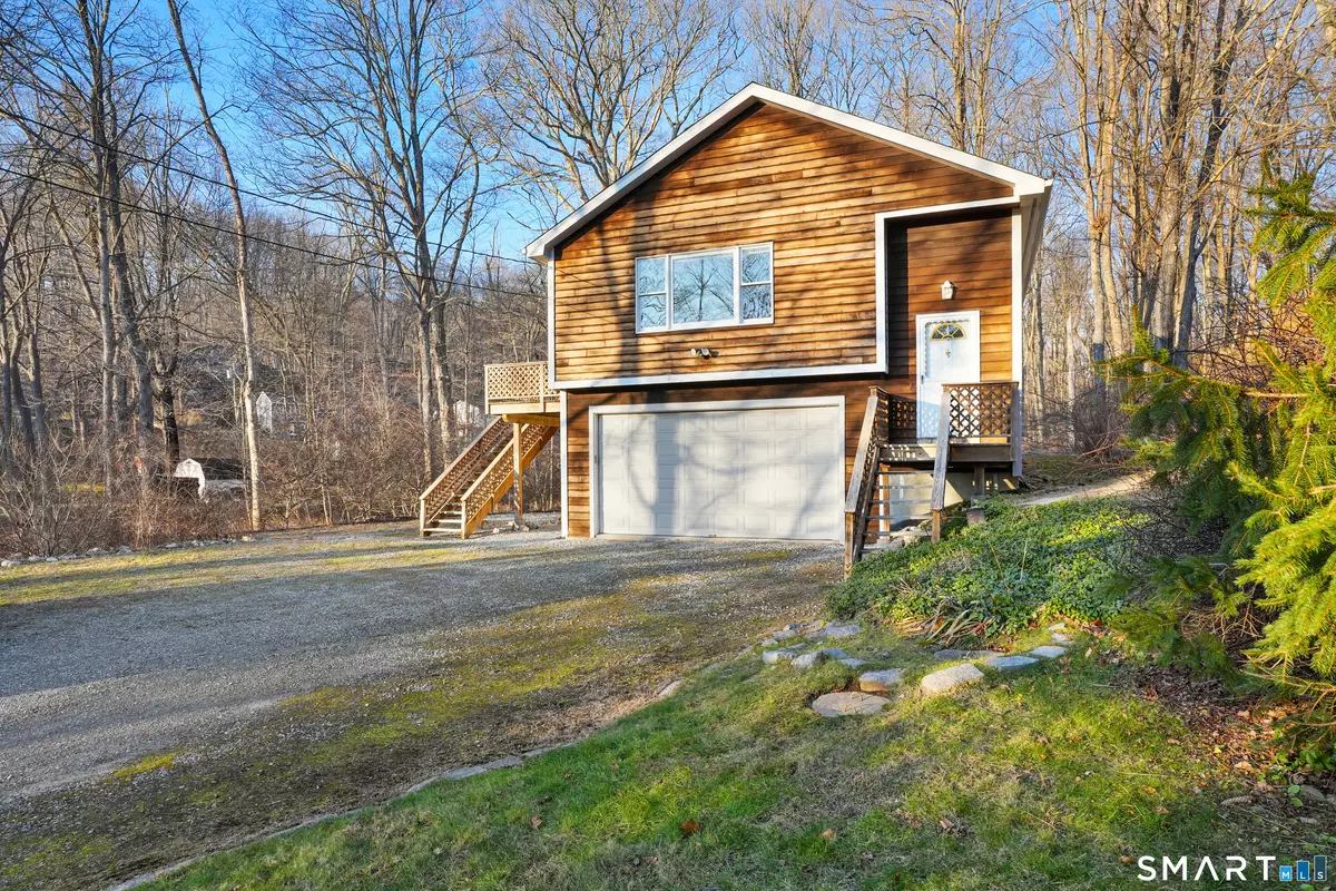 Redding, CT 06896,64 Portland Avenue