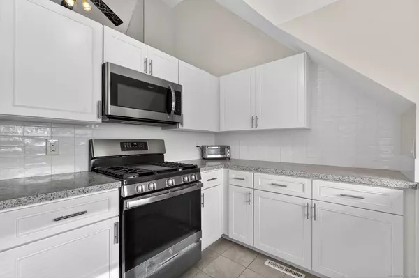 Branford, CT 06405,93 Montoya Drive #93