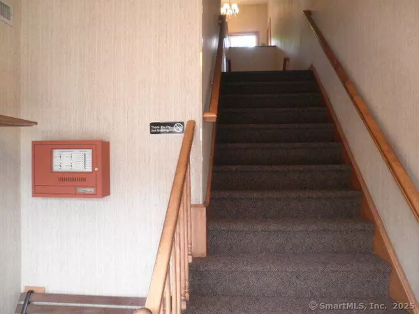 Danbury, CT 06810,6 Germantown Road #6