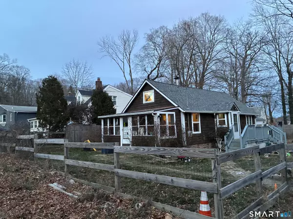 14 Mattabeseck Road, Middlefield, CT 06455