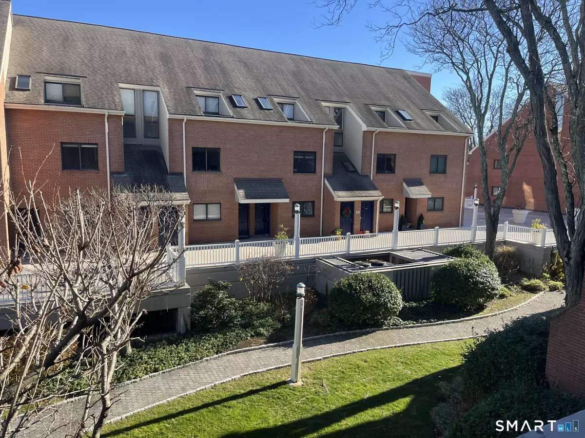 Greenwich, CT 06807,9 River Road #411