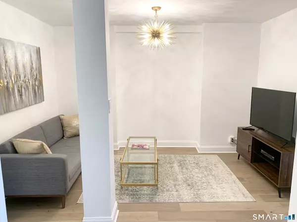 Stamford, CT 06901,700 Summer Street #APT 1M