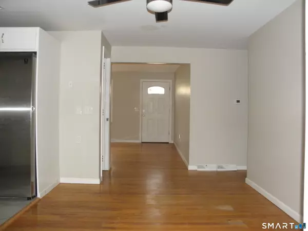 Montville, CT 06370,20 Florida Drive