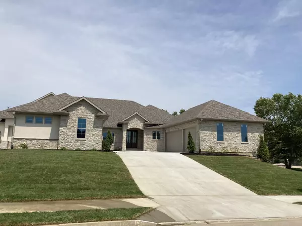 5911 Green gate LN, Columbia, MO 65201