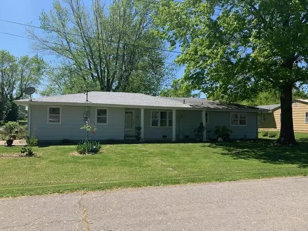 402 W Harris ST, Sturgeon, MO 65284