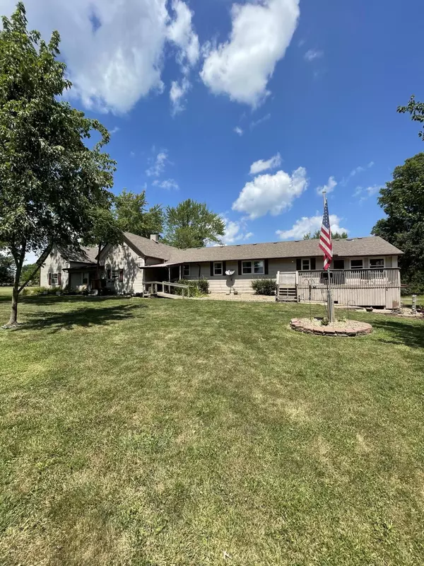 Hallsville, MO 65255,9450 E Hwy hh