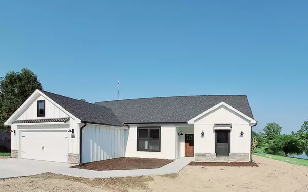 1024 Chouteau lane, Boonville, MO 65233