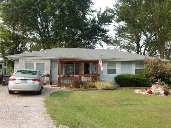 303 E Francis ST, Sturgeon, MO 65284