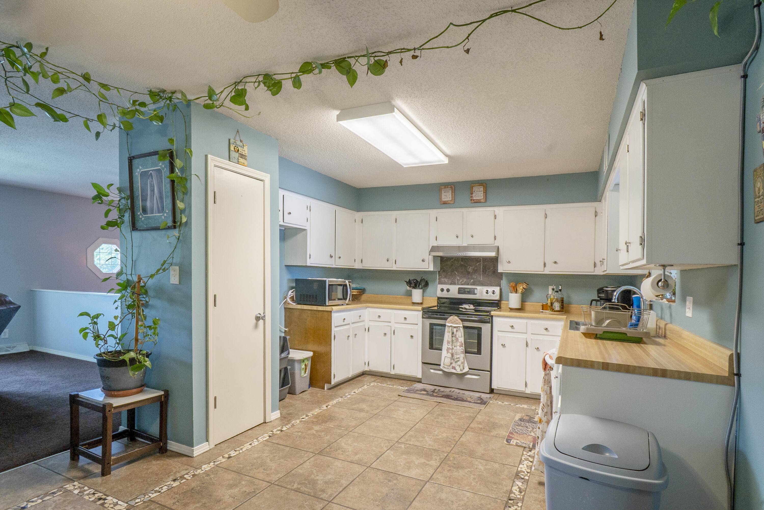 Columbia, MO 65202,421 Hackberry BLVD
