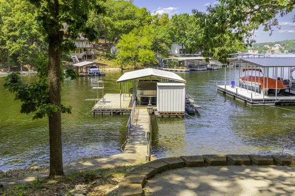 Lake Ozark, MO 65049,1433 Duckhead RD