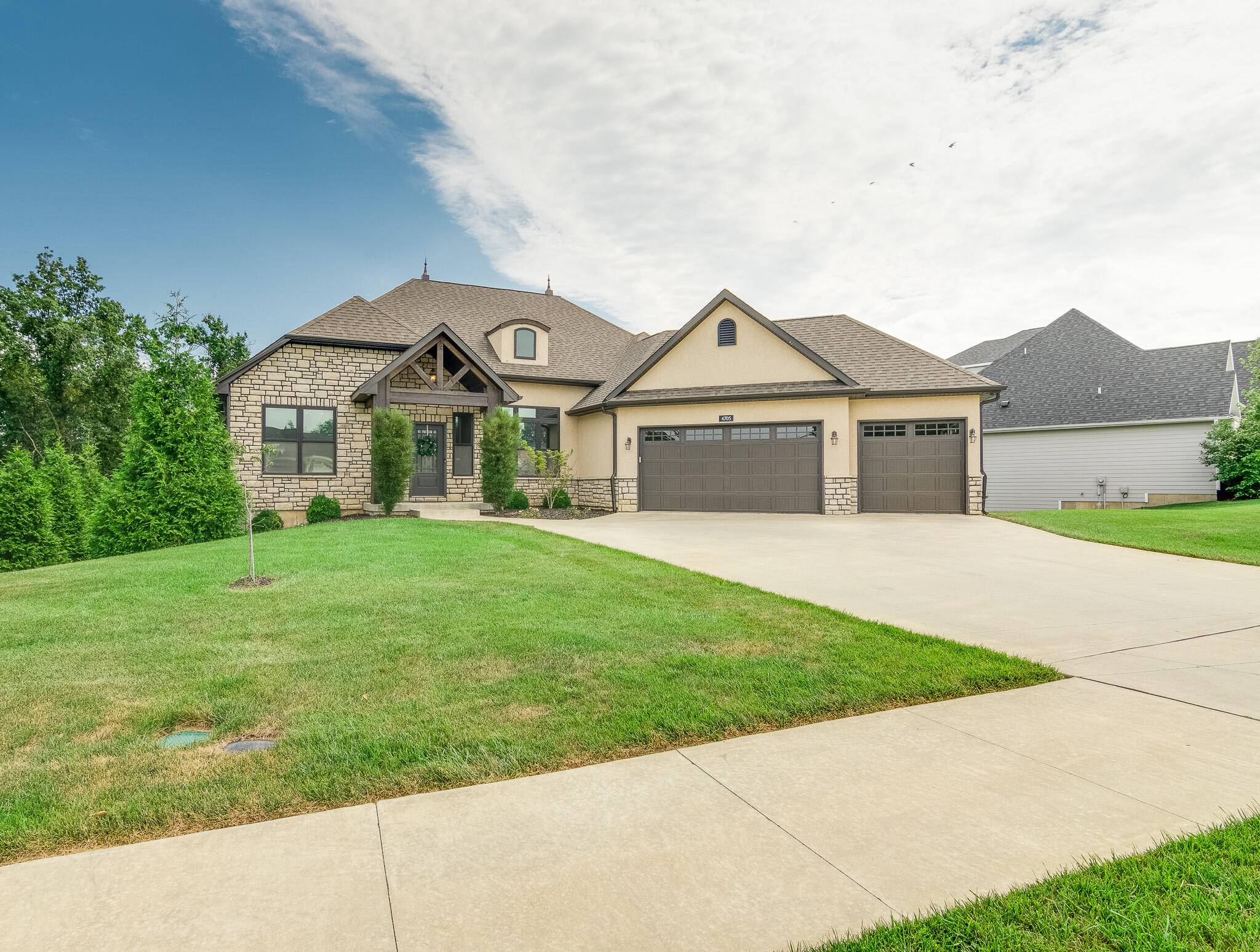 4705 Sawgrass DR, Columbia, MO 65203