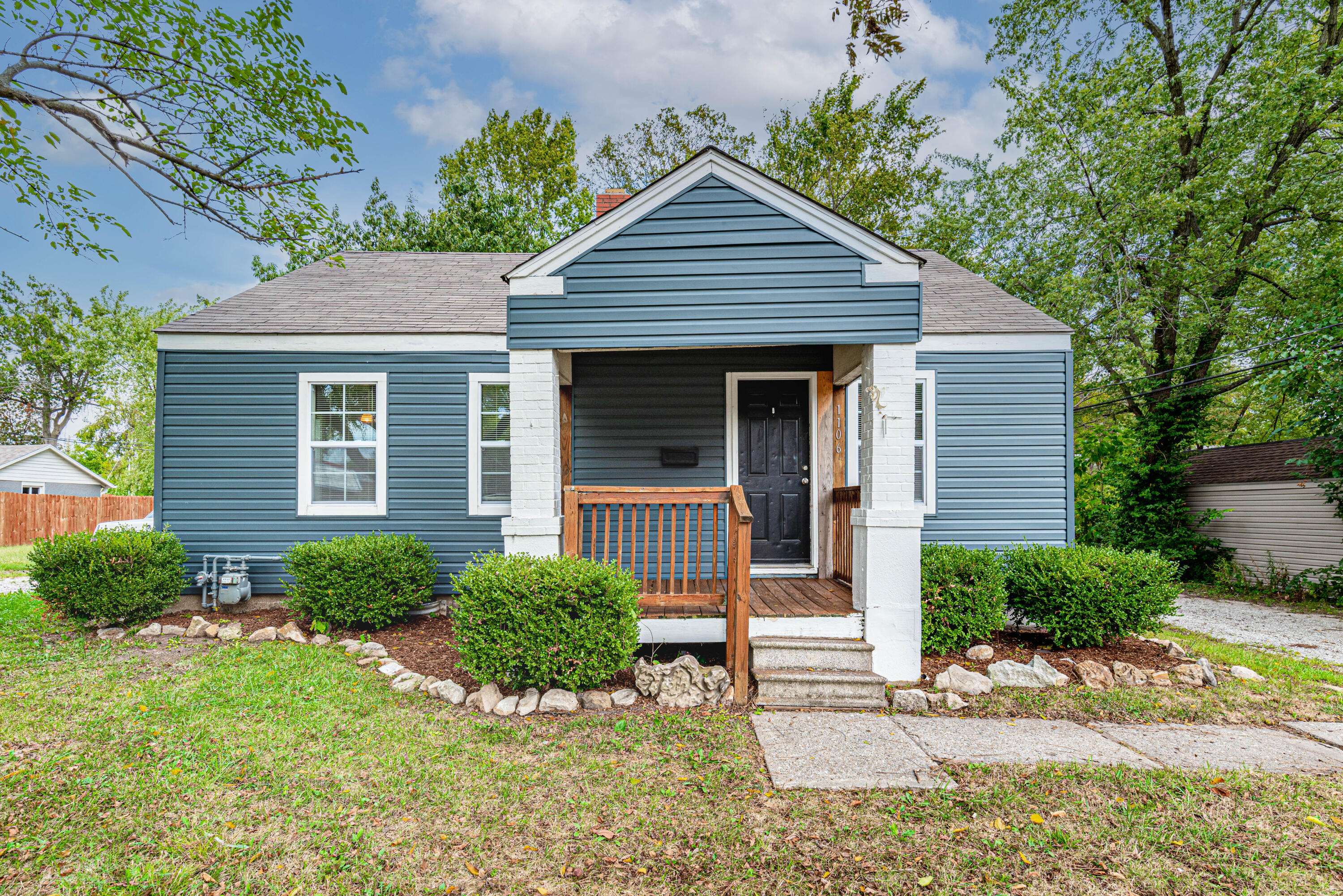 1106 N Garth AVE, Columbia, MO 65203