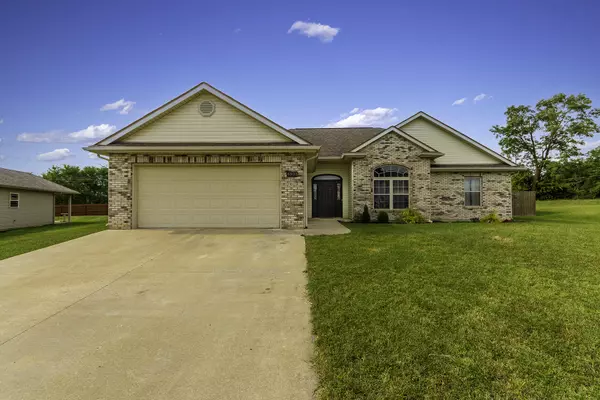 4803 Bullhead LN, Columbia, MO 65202