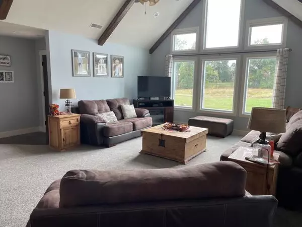 Sturgeon, MO 65284,715 Canole RD