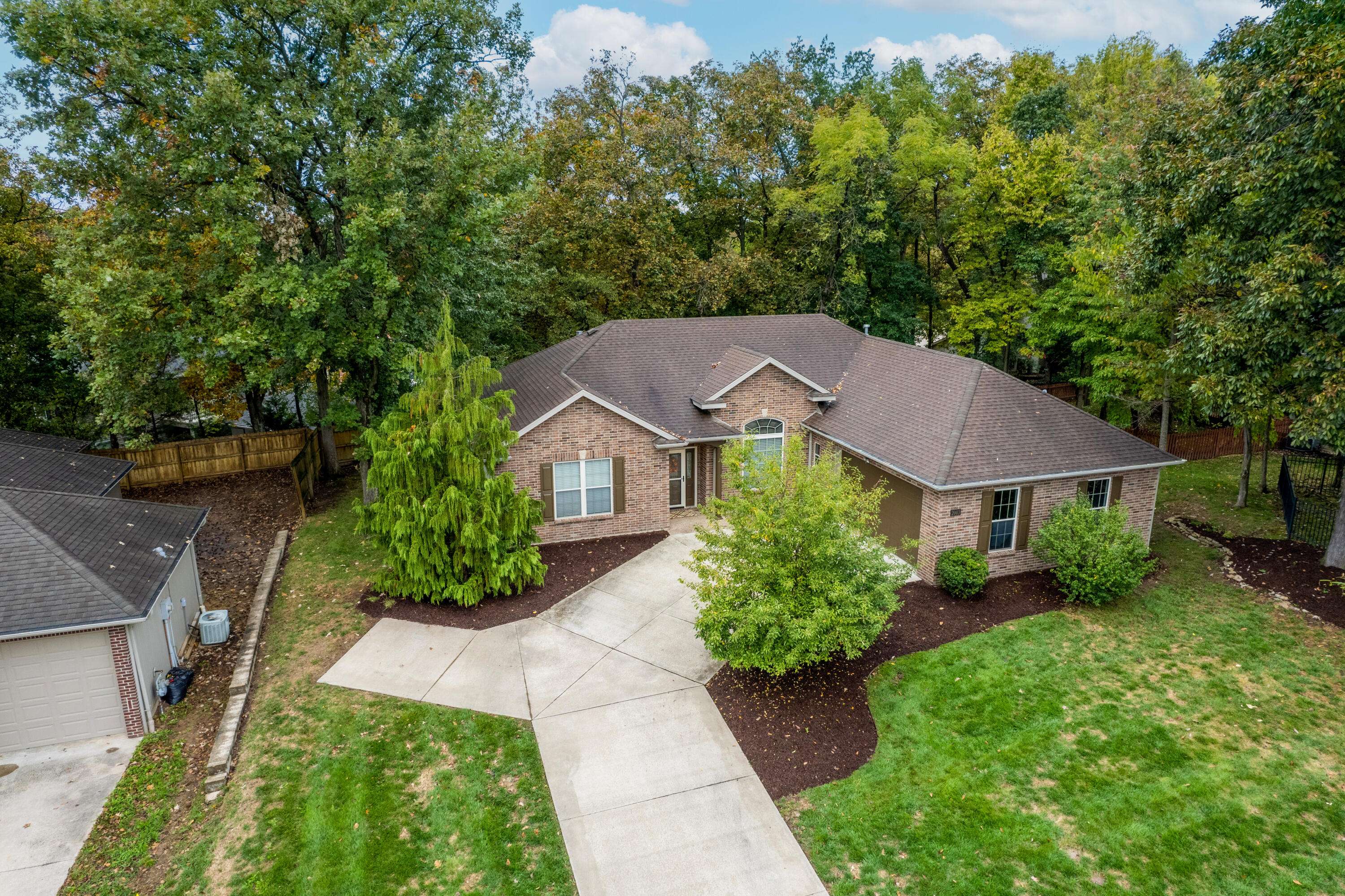 2003 Chapel ridge RD, Columbia, MO 65203
