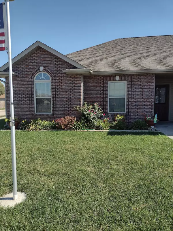 Centralia, MO 65240,902 Kelli CT