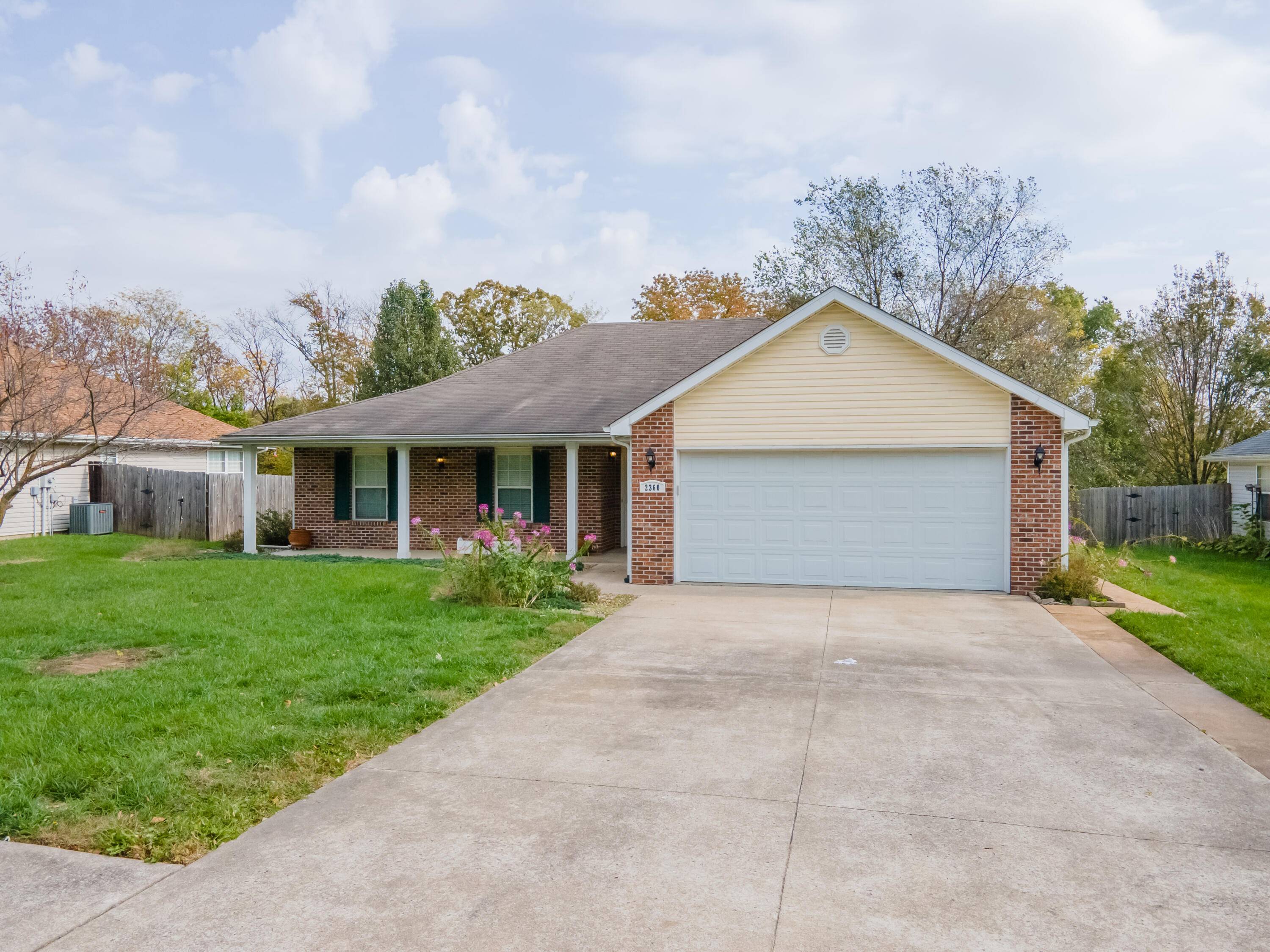 2360 E Alfalfa DR, Columbia, MO 65202