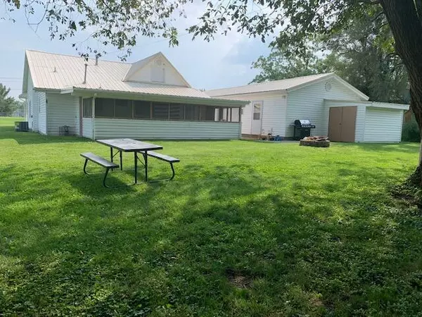 Sturgeon, MO 65284,309 W Wall ST