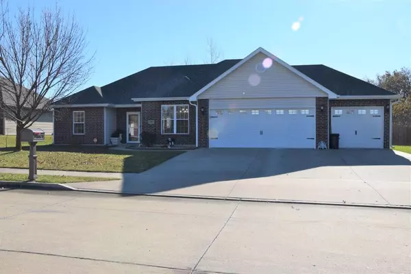 105 Kels DR, Hallsville, MO 65255
