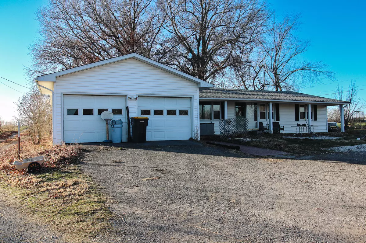 Holts Summit, MO 65043