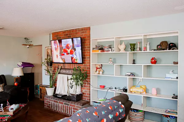 Holts Summit, MO 65043