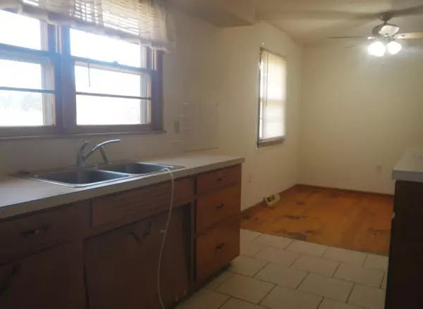 Columbia, MO 65202,6760 N Wagon trail RD