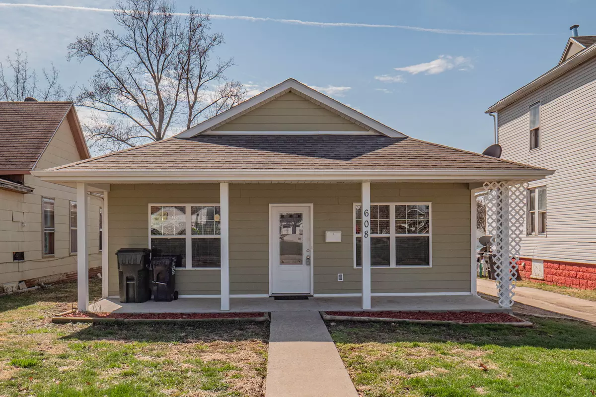 Moberly, MO 65270,608 W Rollins ST