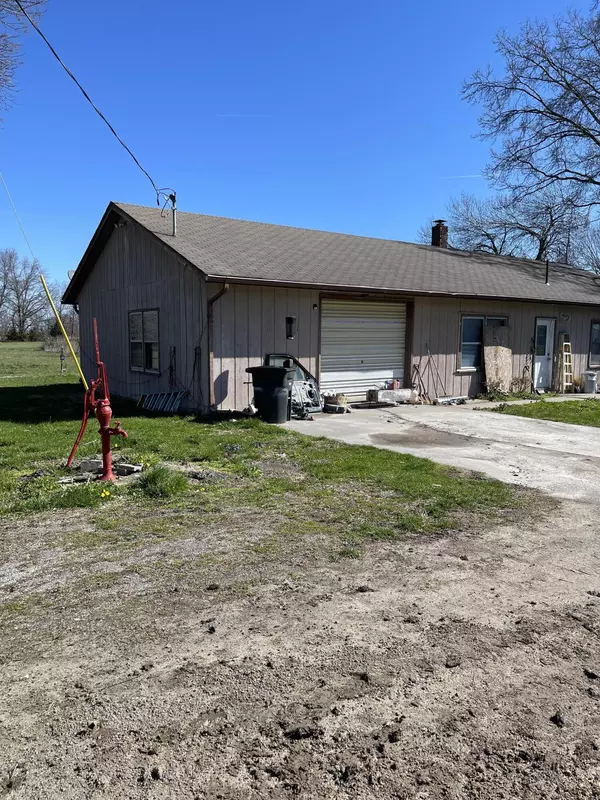 5701 E Olson LN, Sturgeon, MO 65284
