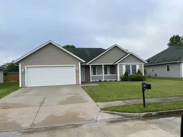 206 W Green gables DR, Centralia, MO 65240