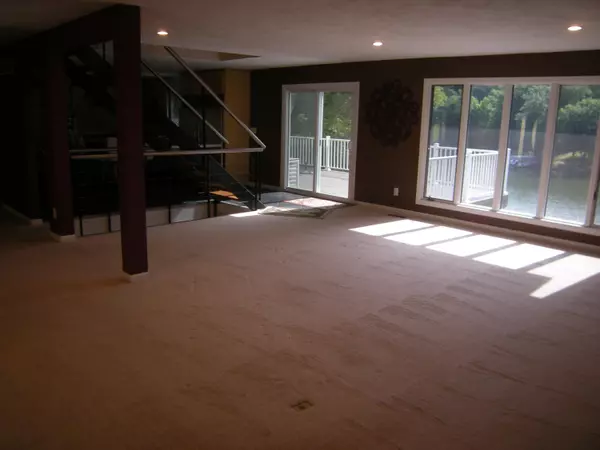 Hartsburg, MO 65039,7300 E South shore DR