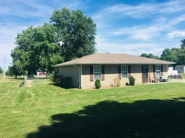 102 Chevy chase LN, New Bloomfield, MO 65063