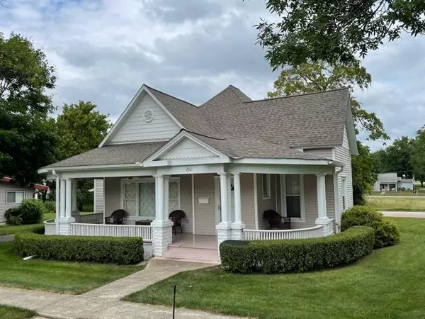 232 E Cleveland ST, Monroe City, MO 63456