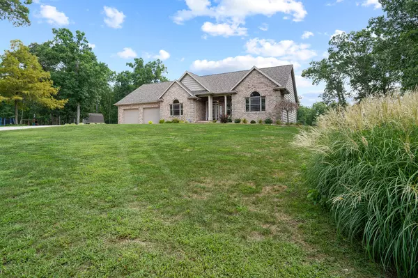 19150 N Route v, Sturgeon, MO 65284