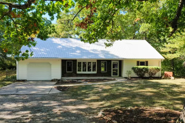 19101 N Rte v, Sturgeon, MO 65284