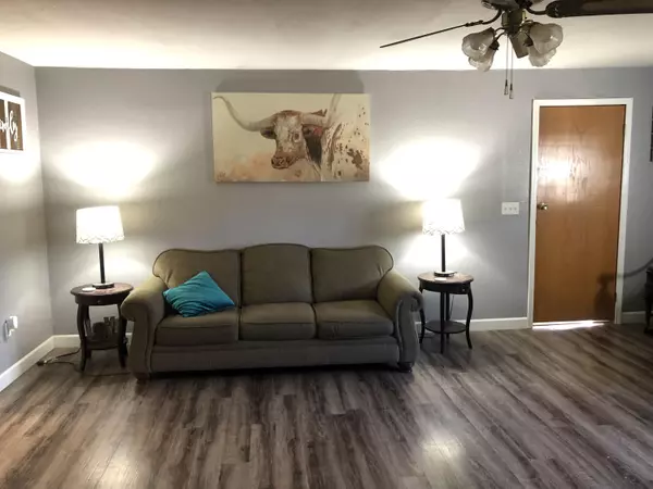 Blackwater, MO 65322,4464 M