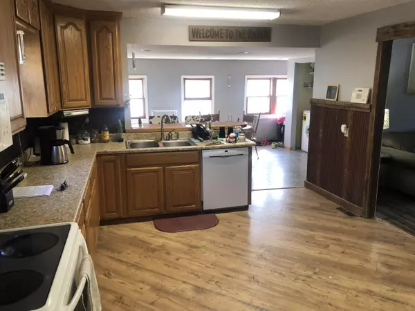 Blackwater, MO 65322,4464 M