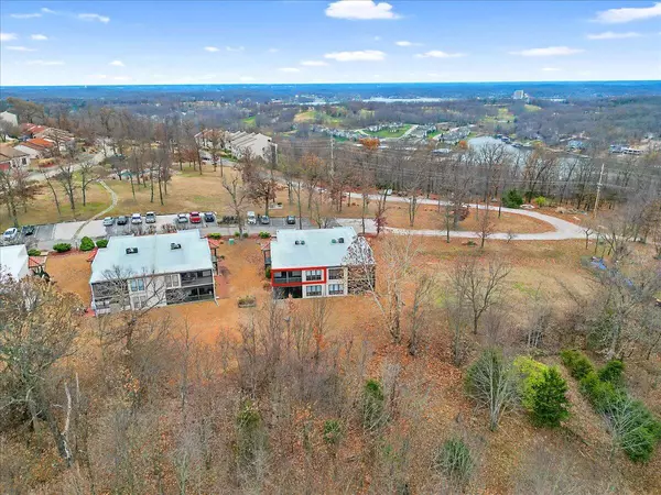 155 Ventura DR #2B, Lake Ozark, MO 65049