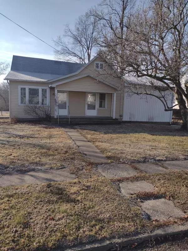 503 Cooper AVE, Paris, MO 65275