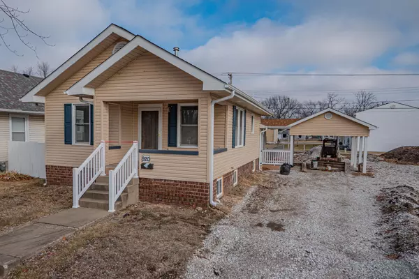 920 S 4th ST, Moberly, MO 65270